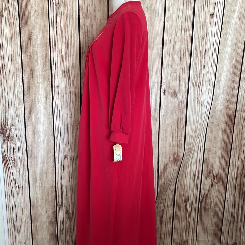 Lorraine Vintage Crimson Nightgown Bright Red w/Embroidery Floral Detailed Front - Picture 4 of 9
